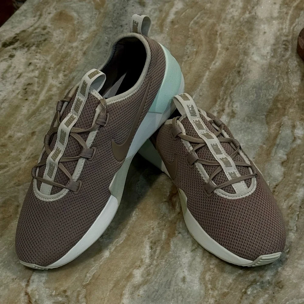 Women’s NIKE Ashin modern sneakers- sepia stone. Size 11